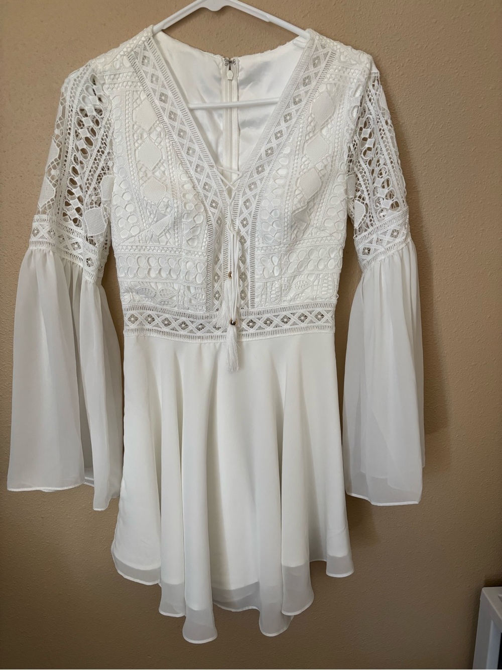 Lady Black Tie White Lace V‑Neck Boho Tunic with Sheer Bell Sleeves size 4/5